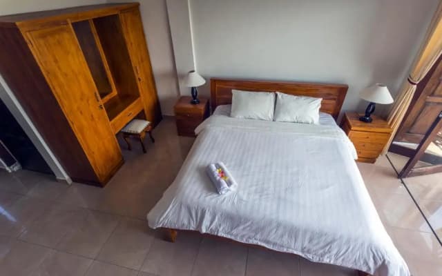 Waroeng Surya Home Stay - photo 5