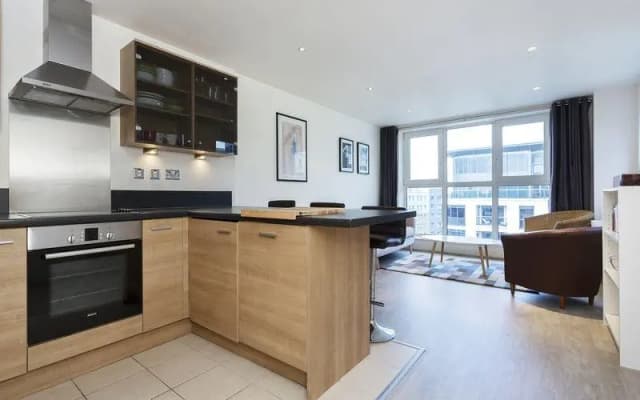 Veeve  2 Bed Flat With Views Imperial Wharf Fulham - photo 4