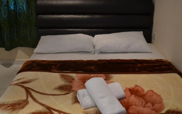 OYO 774 Hotel Iskandar - photo 3