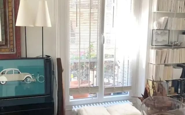 Apartment with One Bedroom in Paris, with Wonderful City View And Wifi - photo 5