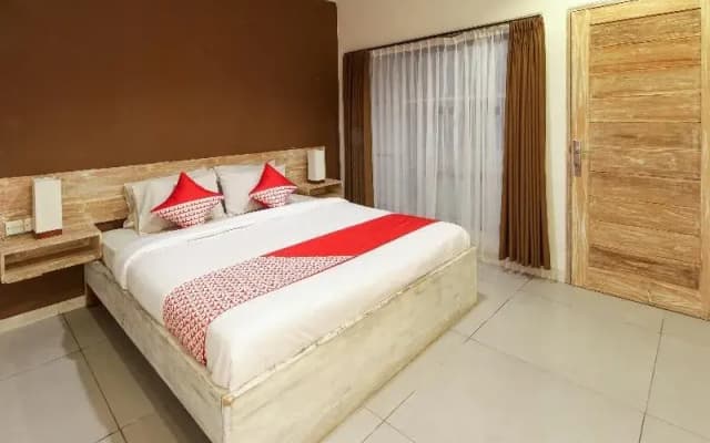 OYO 817 Mesari Beach Inn - photo 5