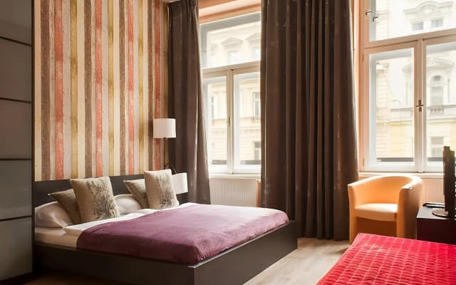 Royal Court Apartments - photo 4