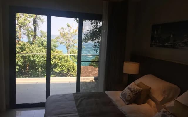 Patong Beach Luxury Hotel Apartment - photo 4