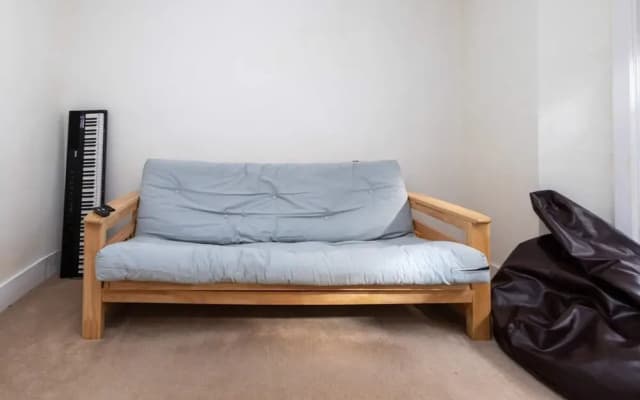 Spacious 1BD Flat w/ Garden - Hammersmith! - photo 5