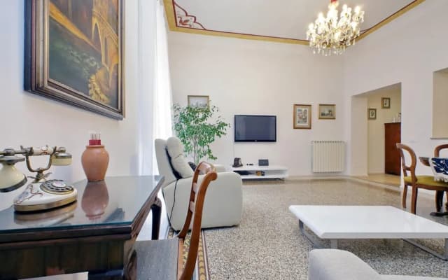Treasurerome Opera Trevi Green Suite 2BR - photo 4