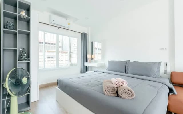 Charming Studio Suite - Private Washer - photo 3