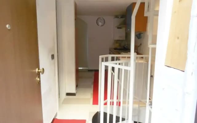 Private Room Noble in Shared Apartment - photo 5