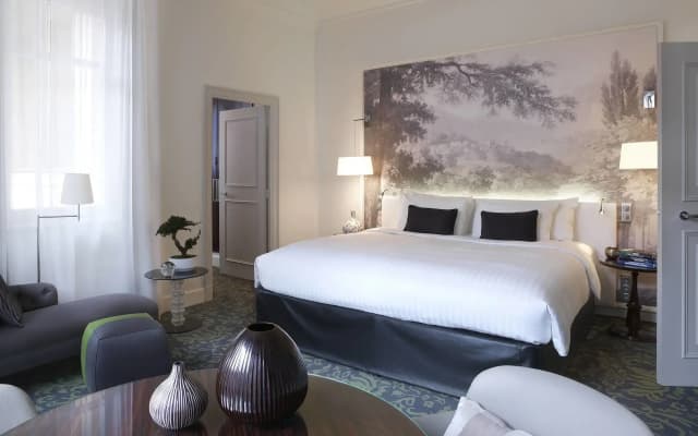 Renaissance Paris Nobel Tour Eiffel Hotel - photo 4