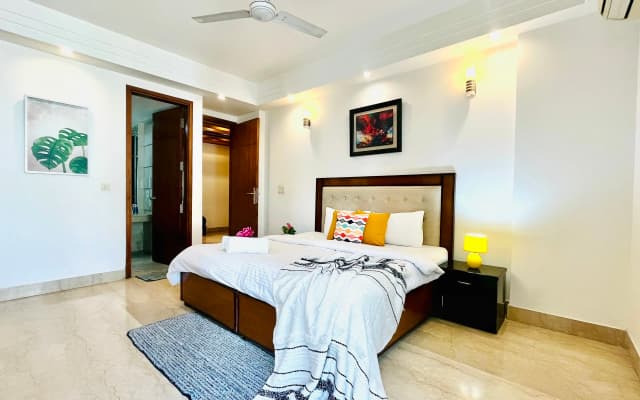 Bluo Modern 3Bhk M Block - Balcony, Parking - photo 4