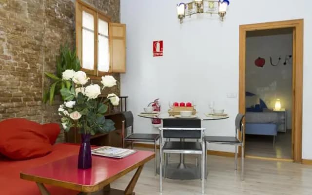 El Born Apartments - photo 5
