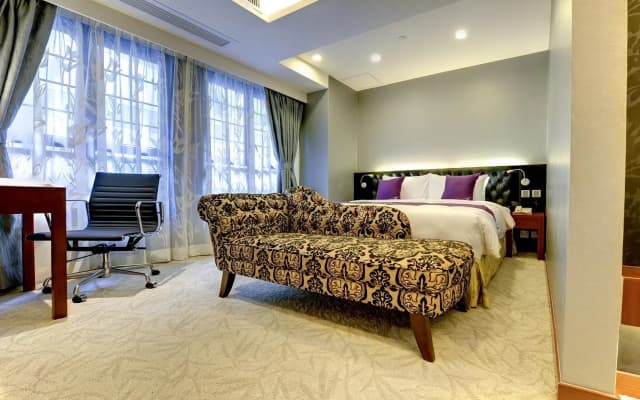 The Bauhinia Hotel - Central - photo 3