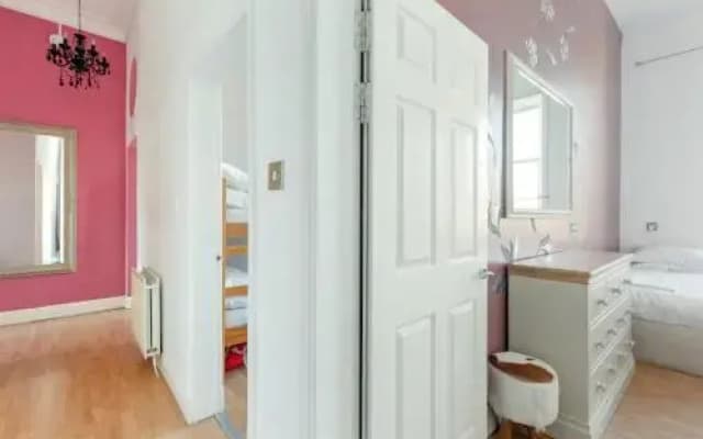 George IV Residence - photo 2