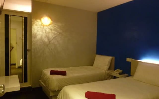 The Room Hotel - photo 3