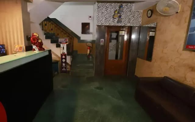 Hotel Shiv Shankara - photo 2