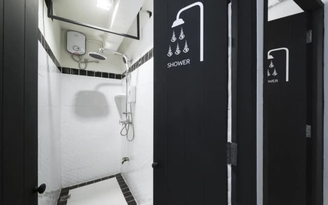 Chingcha Bangkok - Hostel - photo 4