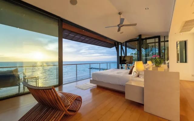 The View - photo 5