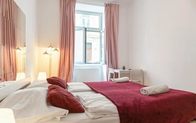 Central 3BR shared Apt. Near Rennweg - photo 2