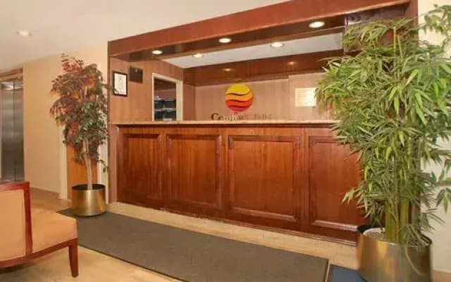 Quality Inn Convention Center - photo 2