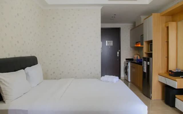Fabulous Studio Menteng Park Apartment - photo 2