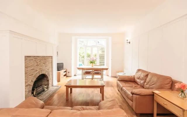 Cosy 2br, City Centre Apartment - photo 4