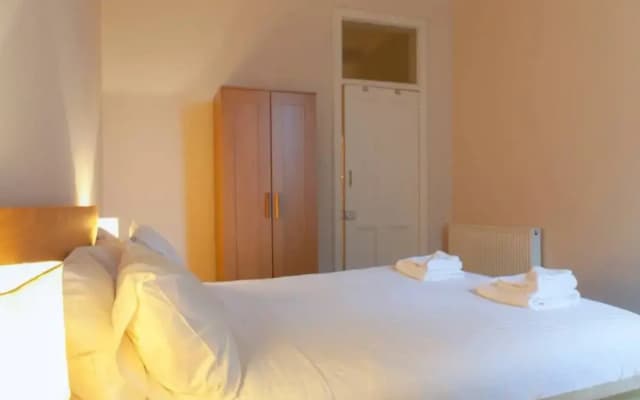 2 Bedroom Flat With Skyline Views - photo 3