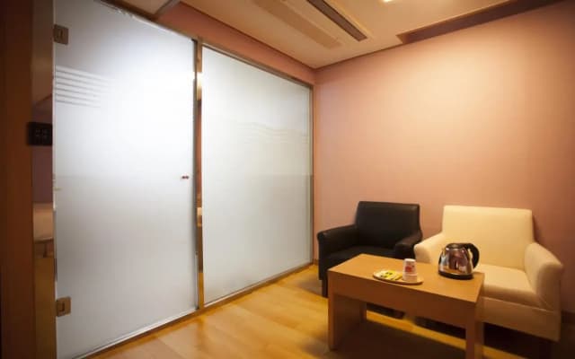 Prince Hotel - photo 5
