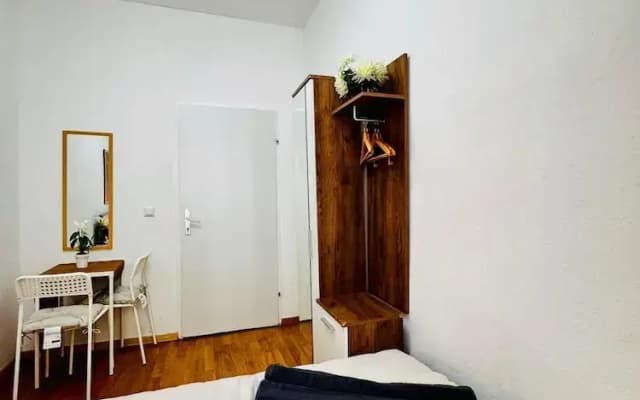 Affordable 4BR Near Stadthalle - photo 3