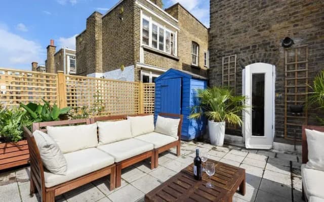 Urban Central London 2BR with Roof Terrace! - photo 3