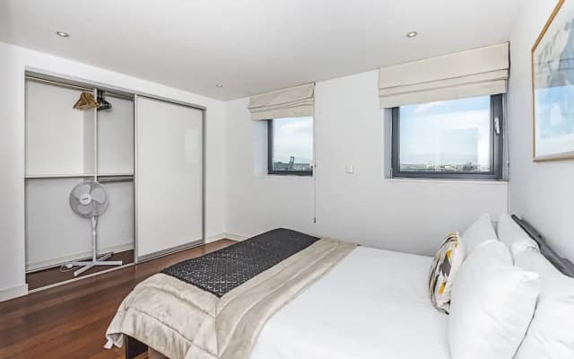 Splendid 3 Bedroom Apartment Kings Cross - photo 2