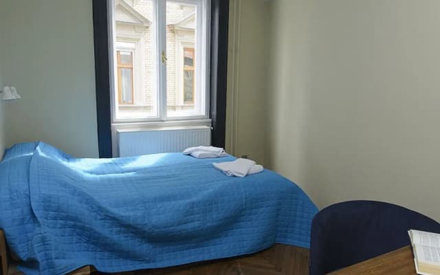 New - Walnuttree Double 12 Person Apartment Central in Budapest - Hungary - photo 5
