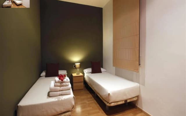 Fisa Rentals Ramblas Apartments - photo 2