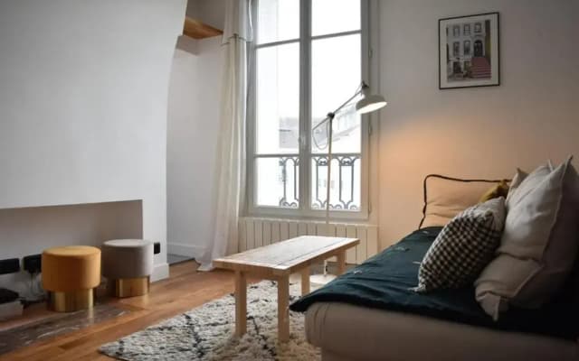 Stylish and Modern Apartment in Le Marais - photo 4