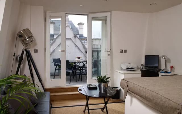 Palace View - Two Bedroom Apartment - photo 3