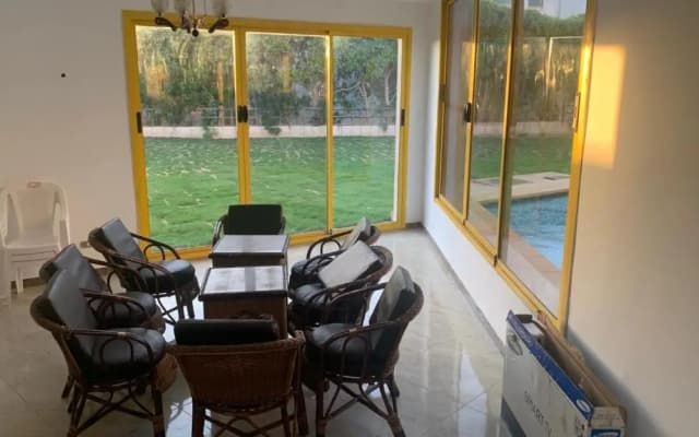 Cheerful 6 bedroom villa with pool. - photo 2