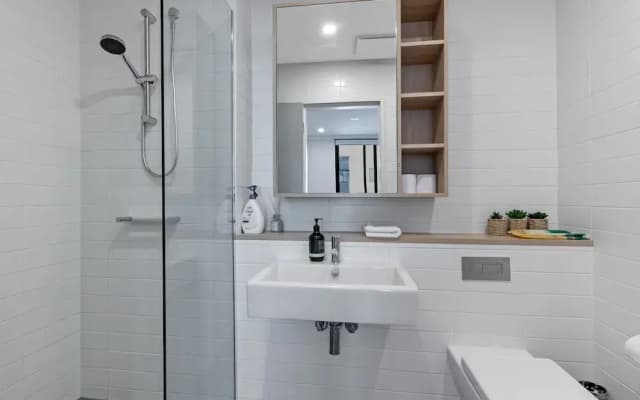 Kozyguru | Penrith | 2 Bed 2 Bath Apt Free Parking - photo 4