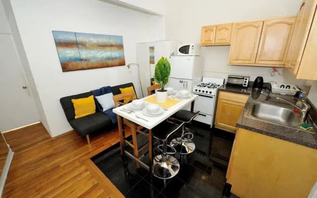 Midtown West Furnished Apartment 3BR Perfect Share - photo 3