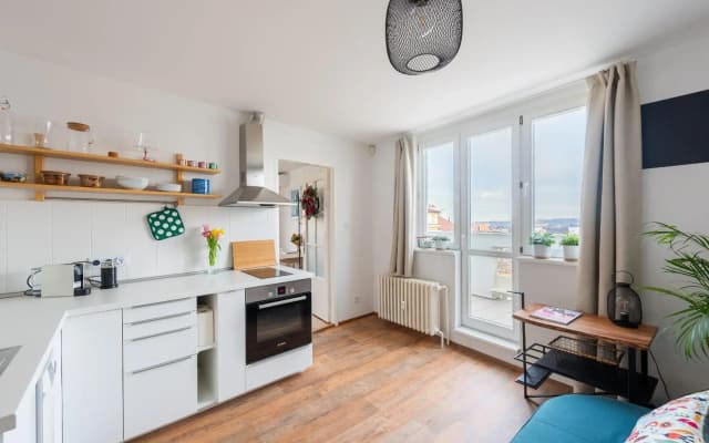 BRIGHT CHARMING Apt with TERRACE, PARKING & AirCo. - photo 2