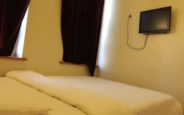 Us Pacific Hotel - photo 2