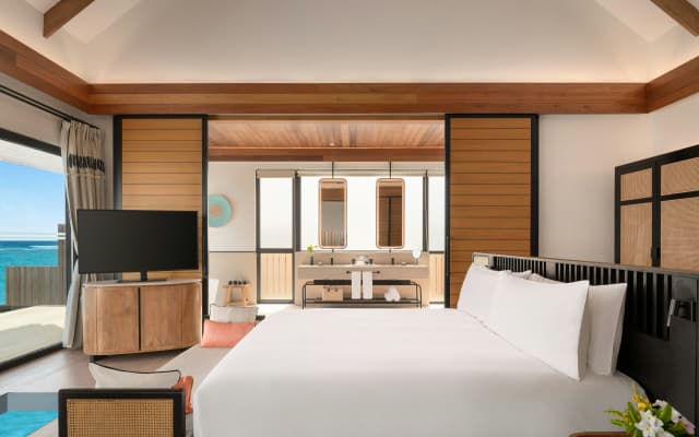 Hilton Maldives Amingiri Resort & Spa - photo 2