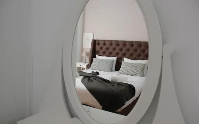 Suite 2 Bedrooms - photo 5