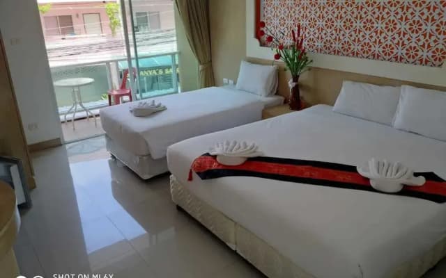 T & C Hotel Patong Beach - photo 4