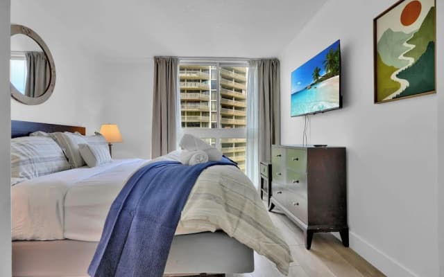 Serene Cozy Retreat with Balcony - photo 4