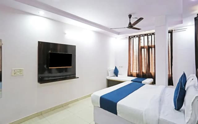 Hotel Raaso Inn Laxminagar BY Arrow - photo 4