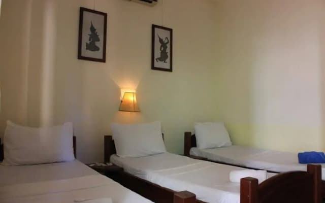 Earthwalkers Guesthouse - photo 4