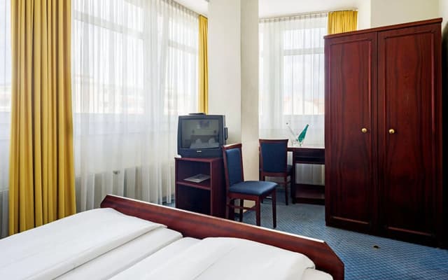 Hotel Panorama Am Adenauerplatz - photo 5