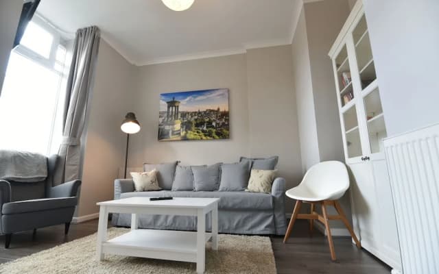 First Pleasance Luxury Apartment - photo 2