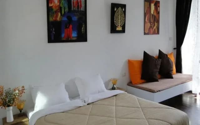 Littlest Guesthouse - photo 2