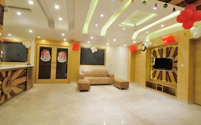 FabHotel Raj Palace - photo 2