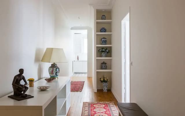 Pristine Near Parc Monceau - photo 3