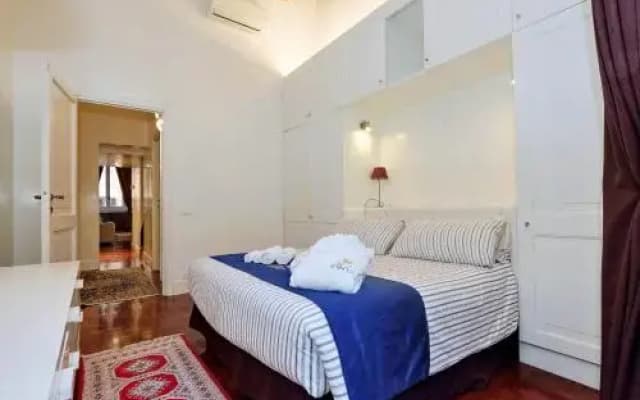 Pantheon Lyuxury Apartment - photo 4
